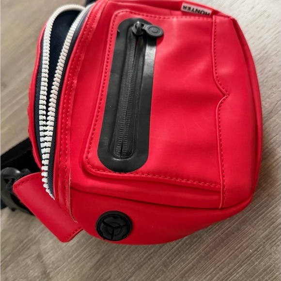Unisex red Hunter belt bag, water resistant - Picture 2 of 3